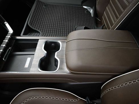 New 2026 GMC Acadia Denali Ultimate w/ LPO, Floor Liner Package AWD/4WD image 16