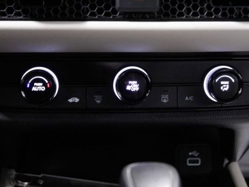 Certified 2025 Honda HR-V LX image 27