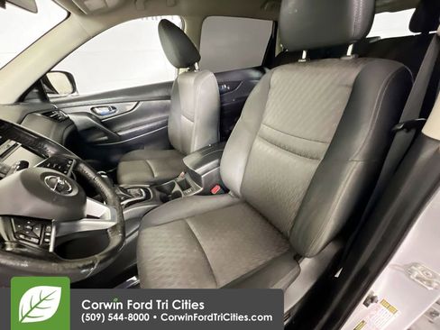 Used 2018 Nissan Rogue SV image 24