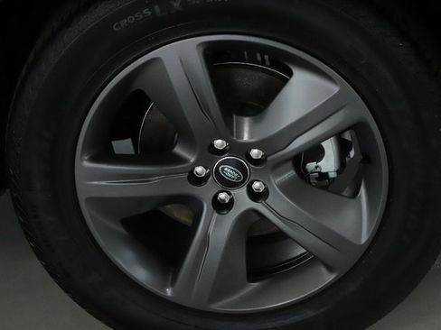 Certified 2025 Land Rover Range Rover Velar Dynamic SE image 38