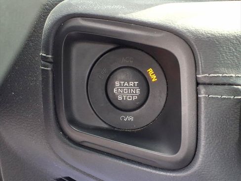 Used 2024 Jeep Wrangler Unlimited Sahara w/ Technology Group AWD/4WD image 11