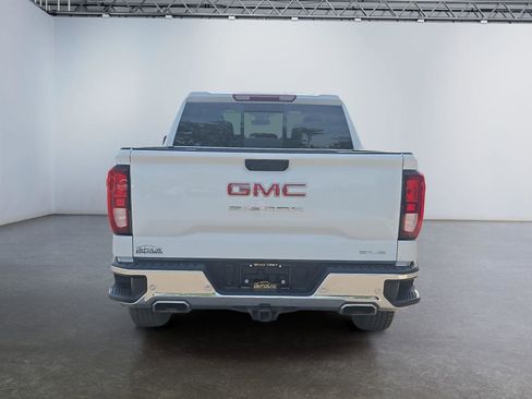Used 2024 GMC Sierra 1500 SLE w/ Preferred Package AWD/4WD image 4