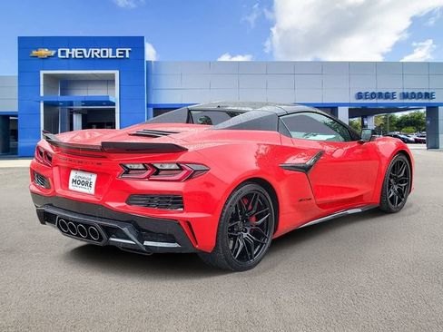 Used 2025 Chevrolet Corvette Z06 RWD image 4