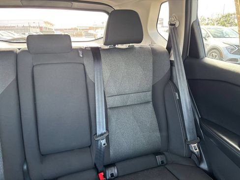Used 2025 Nissan Rogue SV FWD image 39