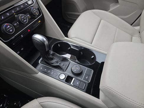 Used 2022 Volkswagen Atlas SE image 26