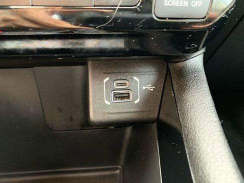 Used 2022 Jeep Compass Limited image 29