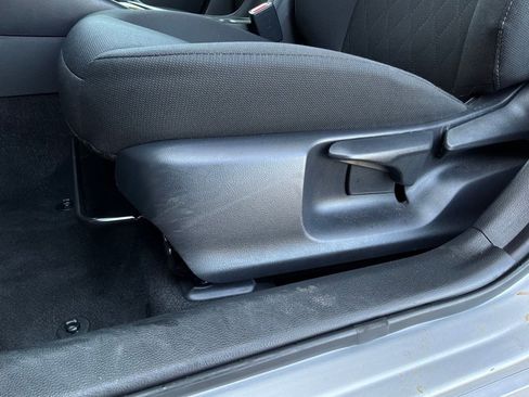 Used 2025 Toyota Corolla LE FWD image 11