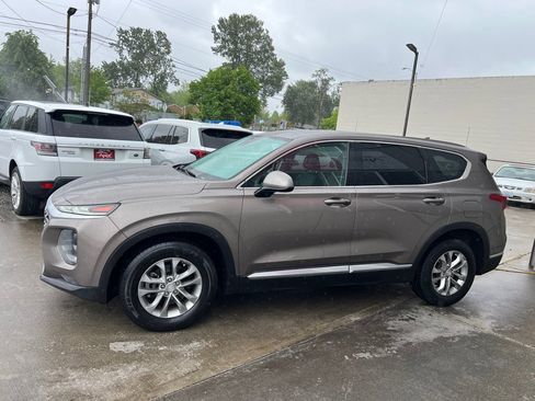 Used 2019 Hyundai Santa Fe SEL FWD image 4
