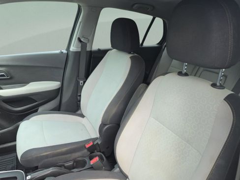 Used 2020 Chevrolet Trax LS w/ Tint and Cruise Package FWD image 25