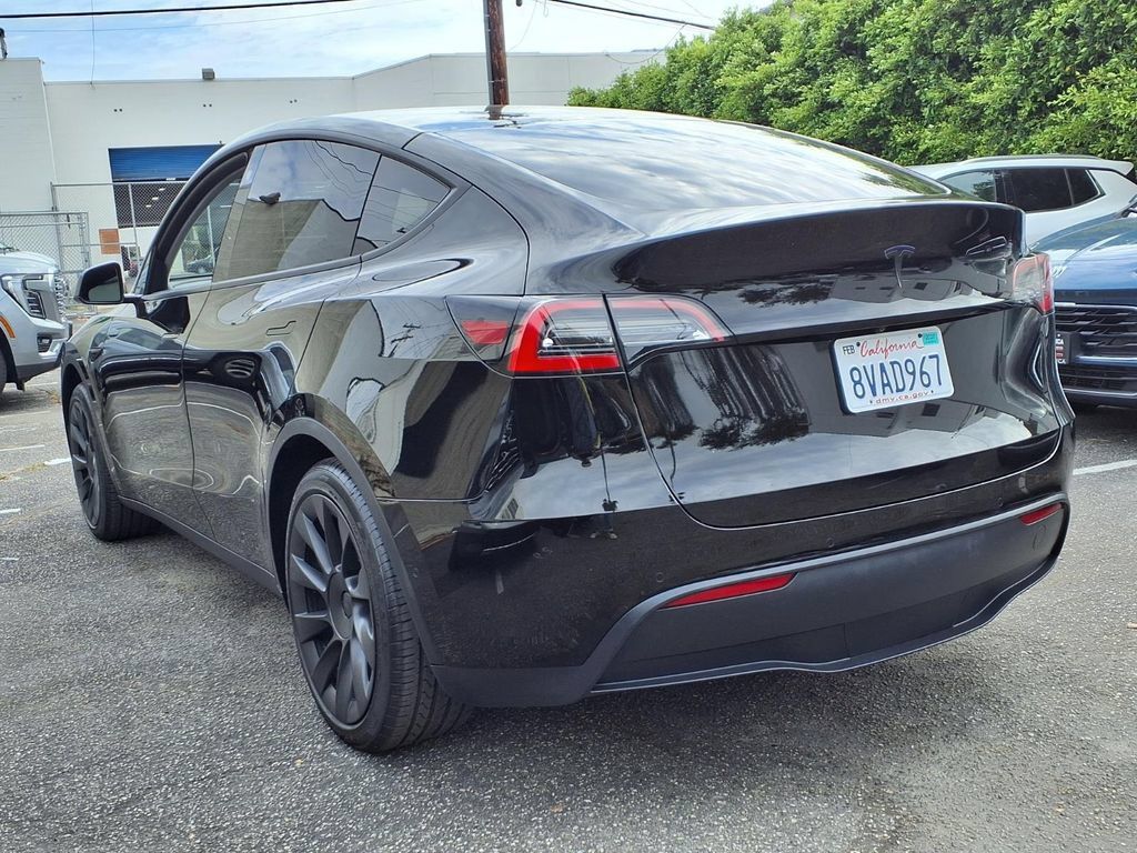 Used 2021 Tesla Model Y 2WD image 3