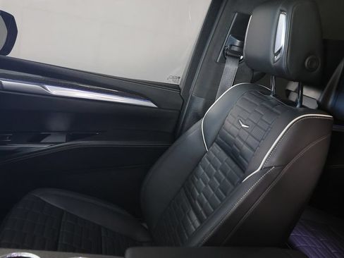 Used 2025 Cadillac Escalade V w/ LPO, Floor Liner Package AWD/4WD image 38
