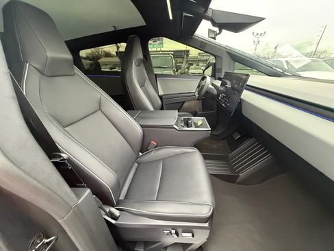 Used 2025 Tesla Cybertruck AWD Crew Cab image 28