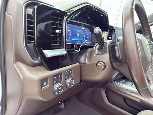 Used 2023 Chevrolet Silverado 1500 LTZ w/ LTZ Premium Package image 17