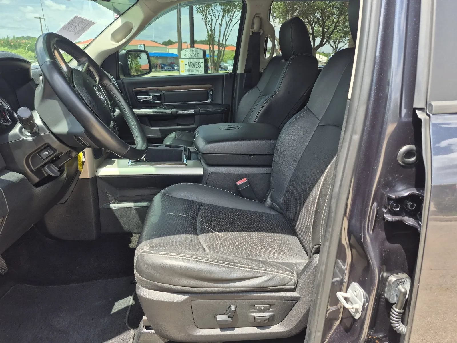 Used 2014 RAM 1500 Laramie RWD image 13