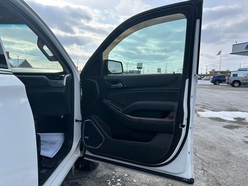Used 2019 Chevrolet Suburban LT image 22
