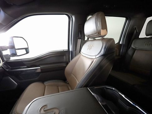 Used 2025 Ford F450 King Ranch w/ FX4 Off-Road Package image 46