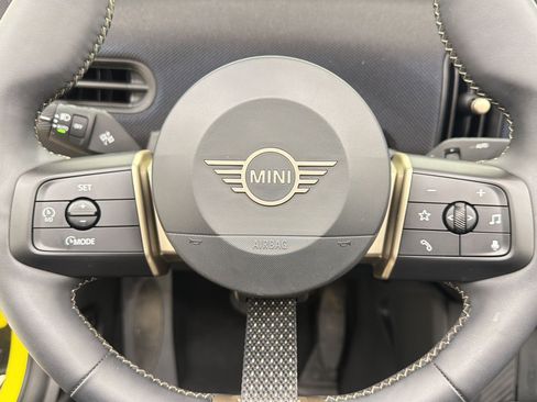 Used 2025 MINI Cooper S FWD image 16