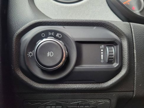 Used 2024 Jeep Wrangler Sport image 19