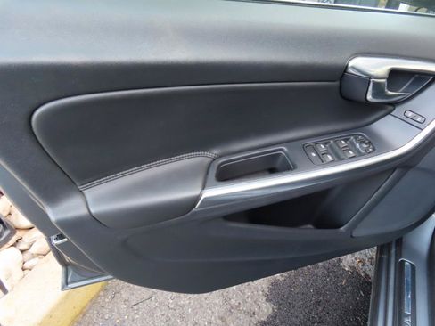 Used 2016 Volvo V60 T5 Premier AWD/4WD image 9