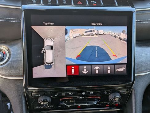 Used 2024 Jeep Grand Cherokee L Limited w/ Luxury Tech Group II image 19