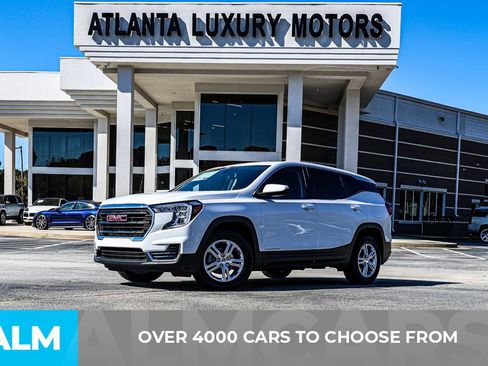 Used 2024 GMC Terrain SLE image 2