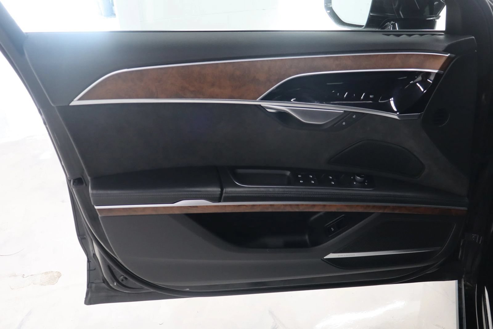 Used 2019 Audi A8 L 3.0T w/ Executive Package AWD/4WD image 15