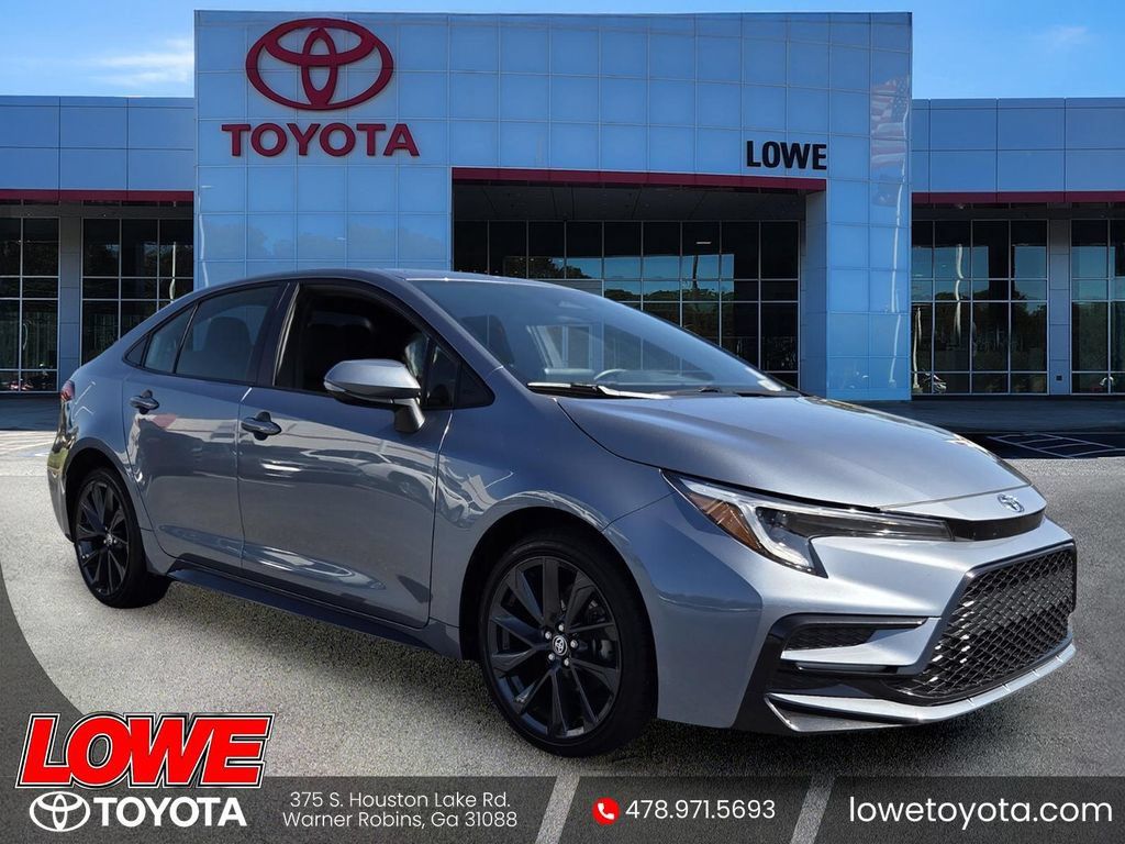 Used 2026 Toyota Corolla SE FWD image 1