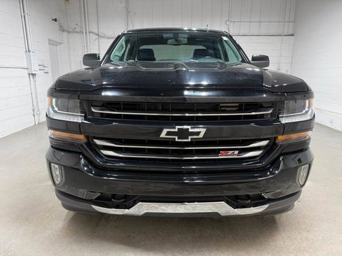 Used 2018 Chevrolet Silverado 1500 LT w/ Redline Edition AWD/4WD image 2