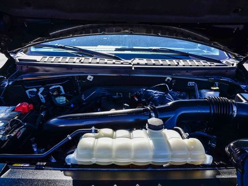 Used 2023 Ford Expedition Limited image 27