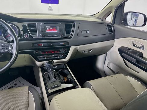 Used 2016 Kia Sedona EX image 26