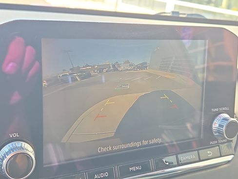 Used 2023 Mitsubishi Outlander SE image 18