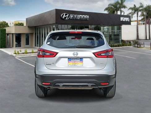 Used 2021 Nissan Rogue Sport S image 4