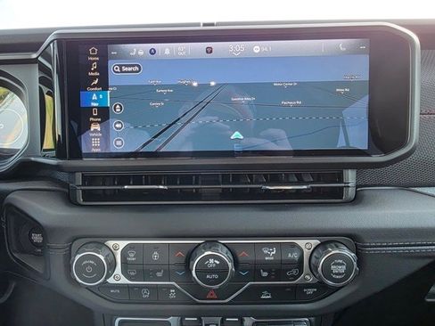 New 2025 Jeep Wrangler Unlimited Rubicon w/ Technology Group image 17