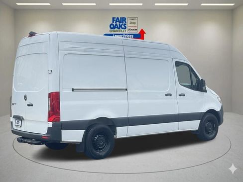 Used 2025 Mercedes-Benz Sprinter 2500 image 4