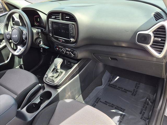 Used 2024 Kia Soul LX w/ LX Technology Package FWD image 20
