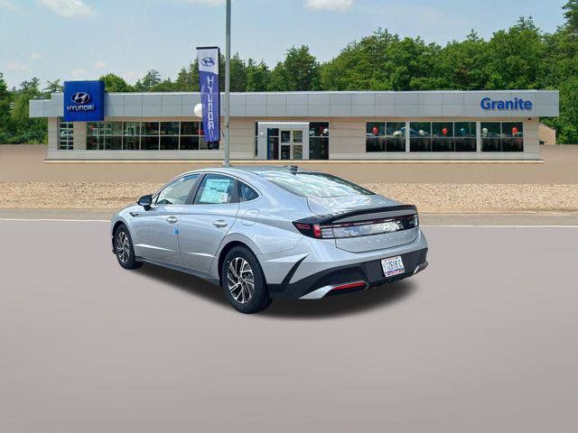 New 2026 Hyundai Sonata Blue FWD image 8