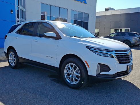 Used 2022 Chevrolet Equinox LT image 3