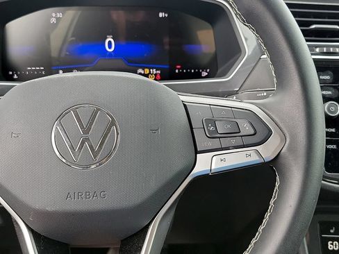 Used 2024 Volkswagen Tiguan SE FWD image 24