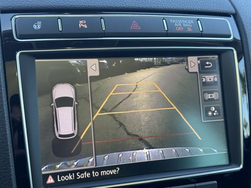 Used 2015 Volkswagen Touareg VR6 AWD/4WD image 25
