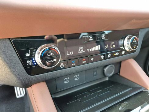 New 2025 Mitsubishi Outlander SEL image 19