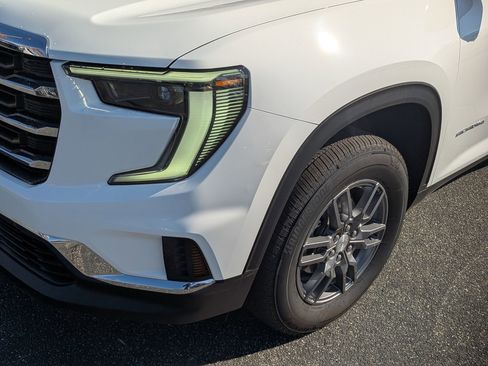 Certified 2025 GMC Acadia Elevation image 11