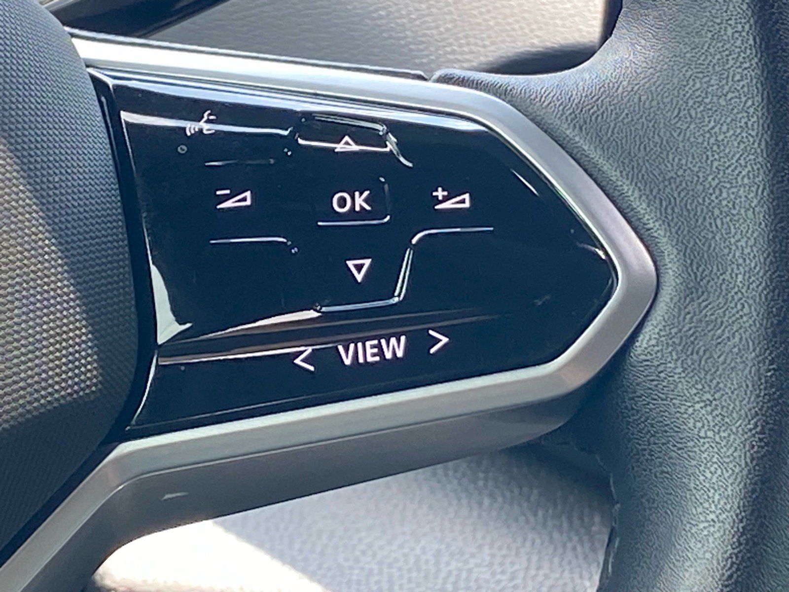 Certified 2023 Volkswagen ID.4 Pro S AWD/4WD image 8