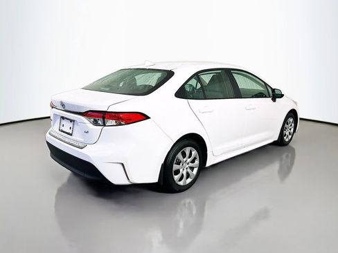 Certified 2025 Toyota Corolla LE image 5