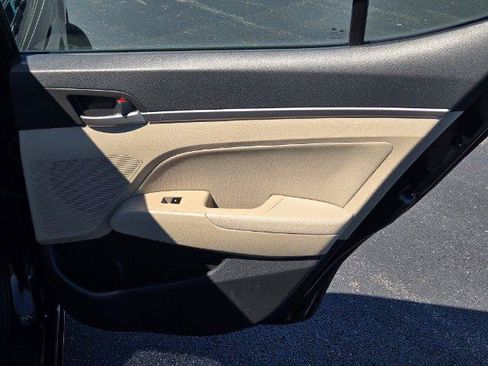 Used 2018 Hyundai Elantra SEL w/ Cargo Package FWD image 9