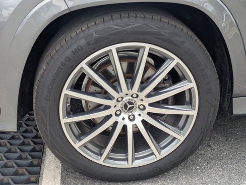 Used 2025 Mercedes-Benz GLS 450 4MATIC image 10