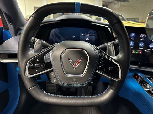 Used 2022 Chevrolet Corvette Stingray Premium Conv w/ Z51 Performance Package RWD image 9