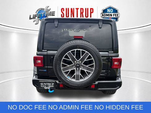 Used 2023 Jeep Wrangler Unlimited Sahara AWD/4WD image 4