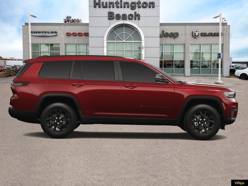 New 2025 Jeep Grand Cherokee L Laredo image 9