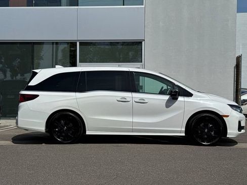 Used 2025 Honda Odyssey Sport-L image 3