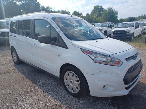 Used 2018 Ford Transit Connect XLT image 3